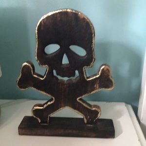 Wooden pirate decor 10” w 12.25 L